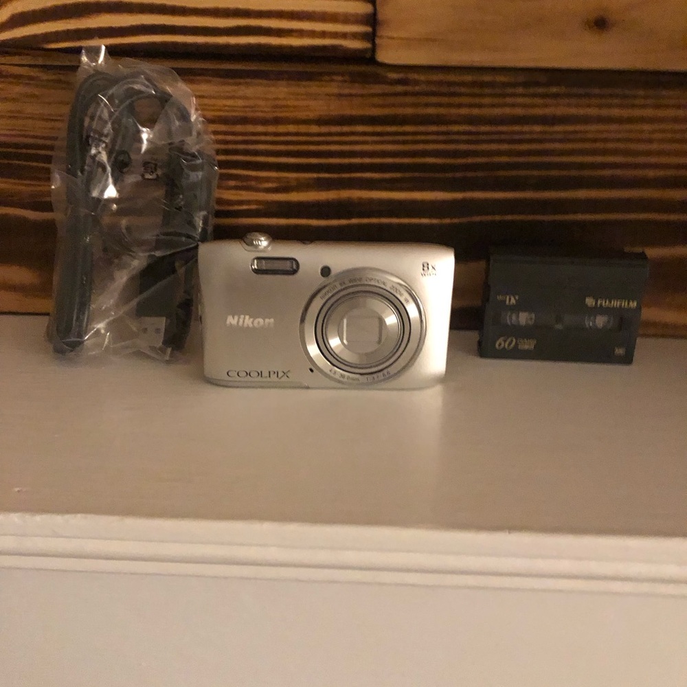 Cool pix Nikon s3600 never used